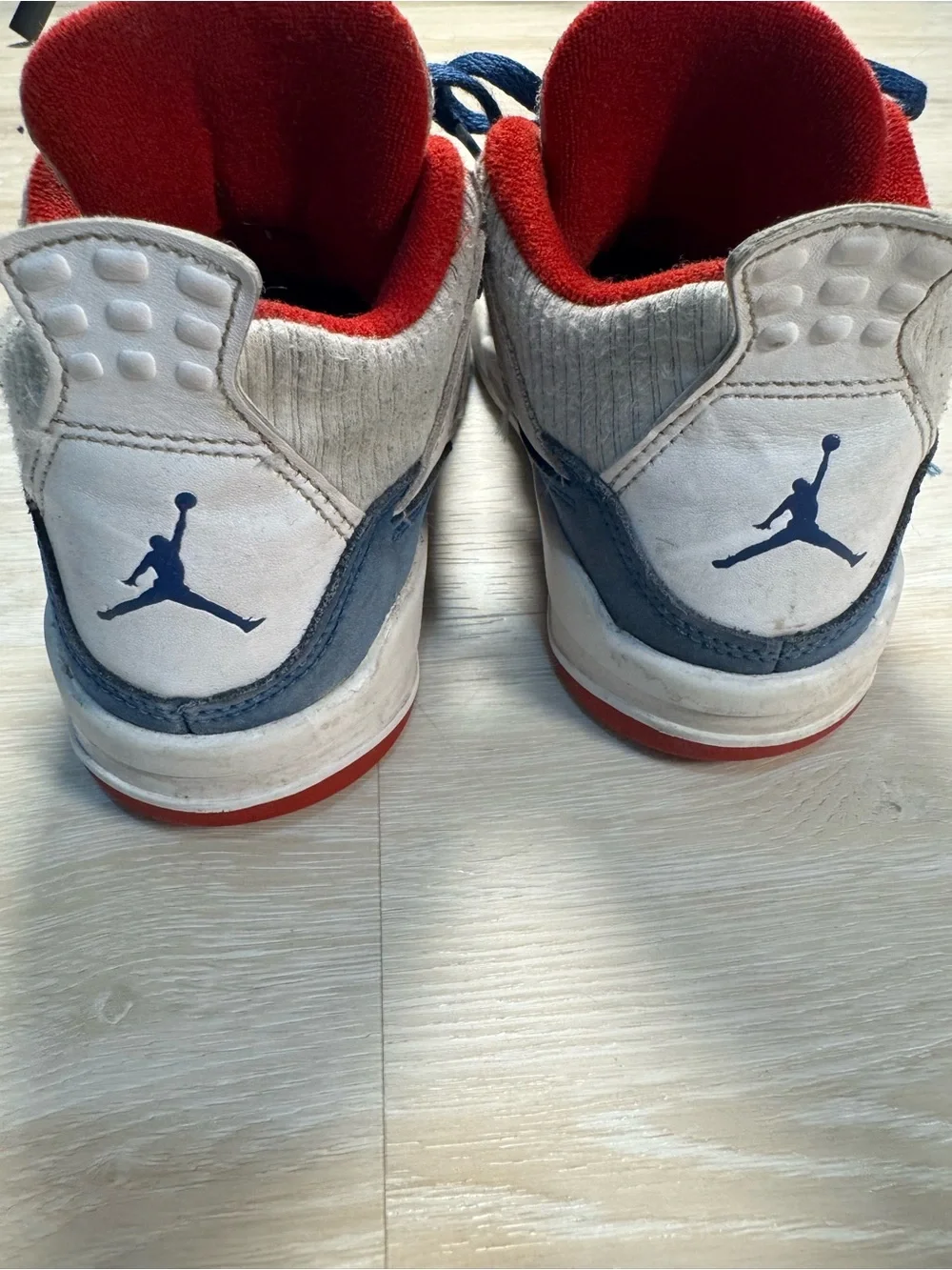 Nike Air Jordan 4 Retro 